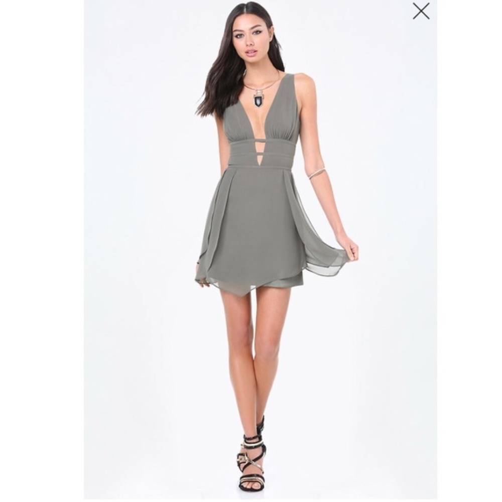 NWT Bebe Tulip Skirt Plunge Dress | Sage Green | Size 4